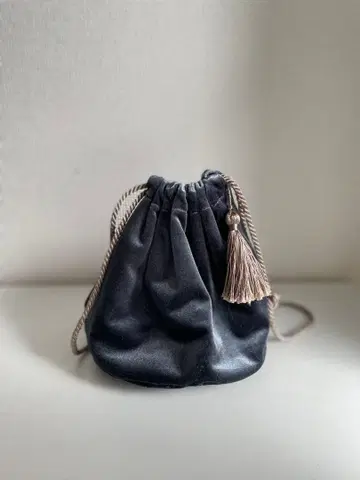 다크 블루 복조리형 가방 태슬 포함