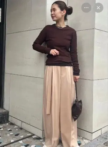 스터닝 루어 드라이 누디 롱 T셔츠