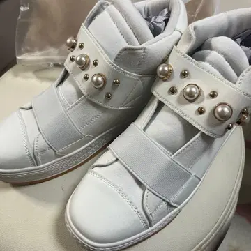 Shein 화이트 펄 장식 하이컷 스니커즈