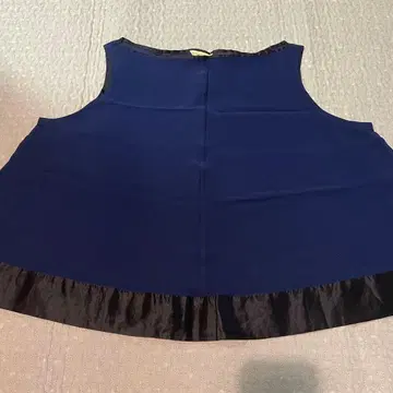 SCRUMPCIOUS 스크럼프셔스 블라우스