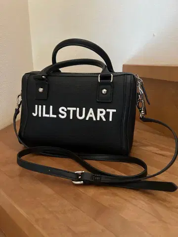 질스튜어트 보스턴 백 블랙