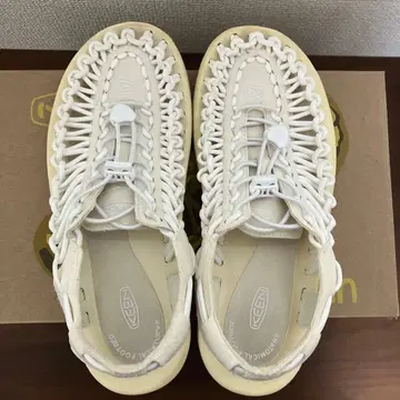 KEEN 킨 유니크 화이트 24.5cm