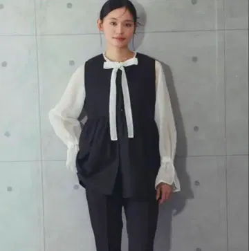 도트 페플럼 절개 플레어 베스트 maronenonfee ohga