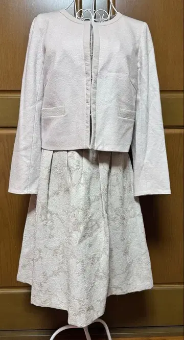 NATURAL BEAUTY 베이지 셋업 수트 13호