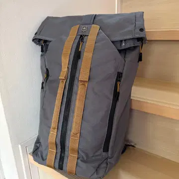 새상품급 빅토리녹스 그레이 롤탑 백팩