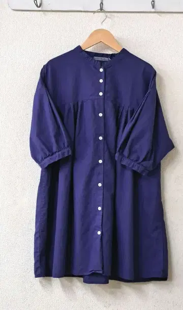 SUN VALLEY 옥스 스탠드 카라 튜닉 6분 소매 로얄 블루