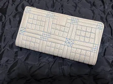 시빌라 엠보 퀼팅 가죽 대용량 L자 지퍼 장지갑 아이보리