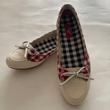 LACOSTE 리본 포함 모카신 화이트/레드 체크