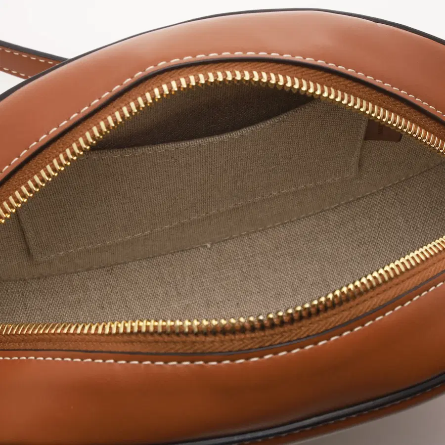 Celine Oval Triomphe 纺织品和牛皮革手袋