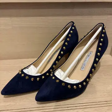새상품급 펠리코 스터드 장식 네이비 스웨이드 펌프스 34.5 사이즈