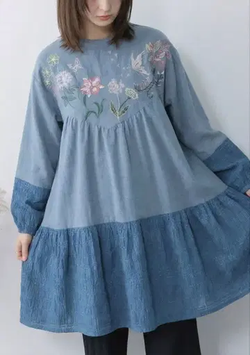 [이즈] 꽃나비 셔링 원단 티어드풍 OP