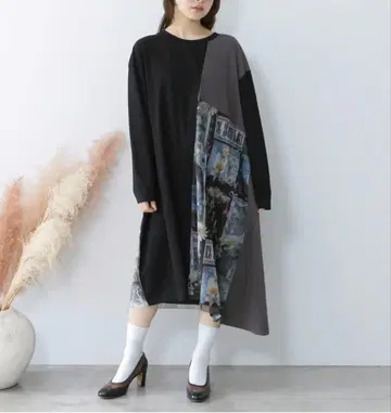 [ 이즈 ] 앤티크 프린트 패턴 절개 원피스