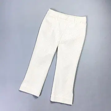 투 비 시크 꽃무늬 총 자수 크롭 팬츠 레이스 화이트 38*MD1201