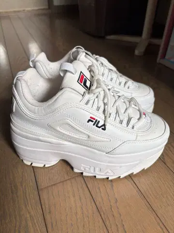 FILA 화이트 플랫폼 스니커즈 통굽