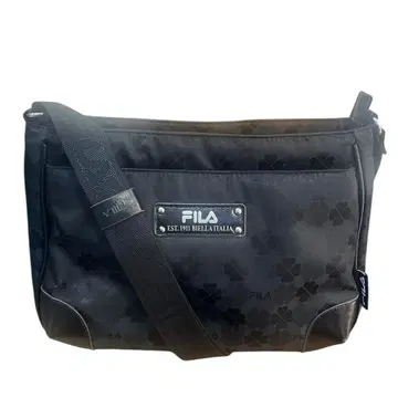 새상품급 FILA 숄더백 블랙 클로버