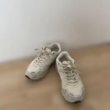 FILA 스니커즈 아이보리