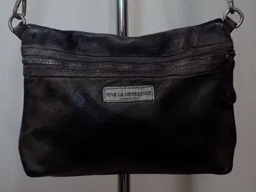 VIVE LA DIFFERENCE 워시 가죽 사선 이탈리아제