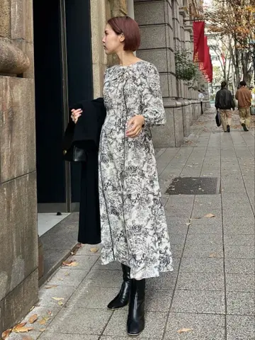 LagunaMoon 데콜테 커팅 주이 원피스