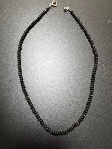 블랙 스피넬 목걸이