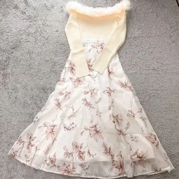 머큐리 듀오 꽃무늬 오프숄더 니트 도킹 원피스 IVY S 컨디션 최상