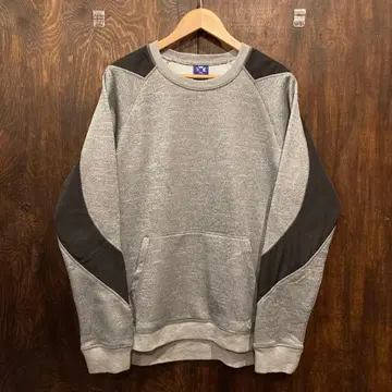 URBAN OUTFITTERS 2톤 래글런 슬리브 맨투맨