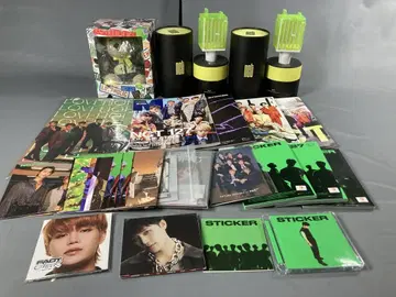 NCT127 굿즈 모음 응원봉 앨범 CD 봉제 인형