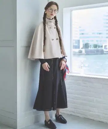 AND COUTURE (앙데팡당) 숏 케이프 코트