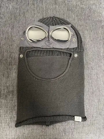 CP COMPANY 고글 포함 니트 모자 발라클라바