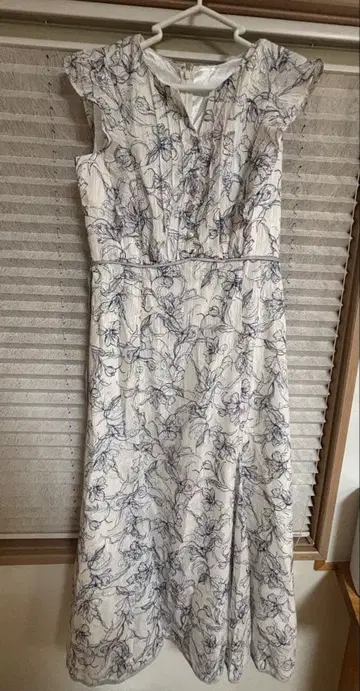 Apuweiser-riche 꽃무늬 슬리브리스 롱 원피스