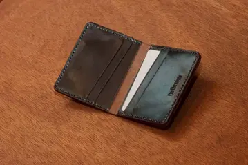 브라운 하트 가죽 카드 케이스 2단 접이 / 블랙 크롬 엑셀