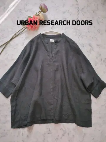 어반 리서치 도어스 린넨 숄더 레이스 스키퍼 블라우스