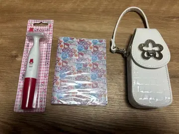 새상품급 산리오 키티 핸드폰 파우치 마이멜로디 쉐이퍼 키티 사진 앨범