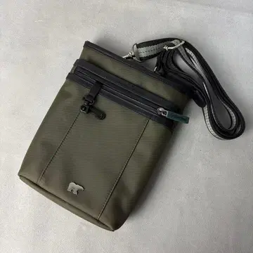 새상품급 골든 베어 사코슈 숄더백 카키 모티브 금장 장식