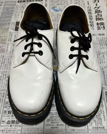 닥터마틴 3홀 화이트 1461 QUAD 화이트 로퍼 UK5