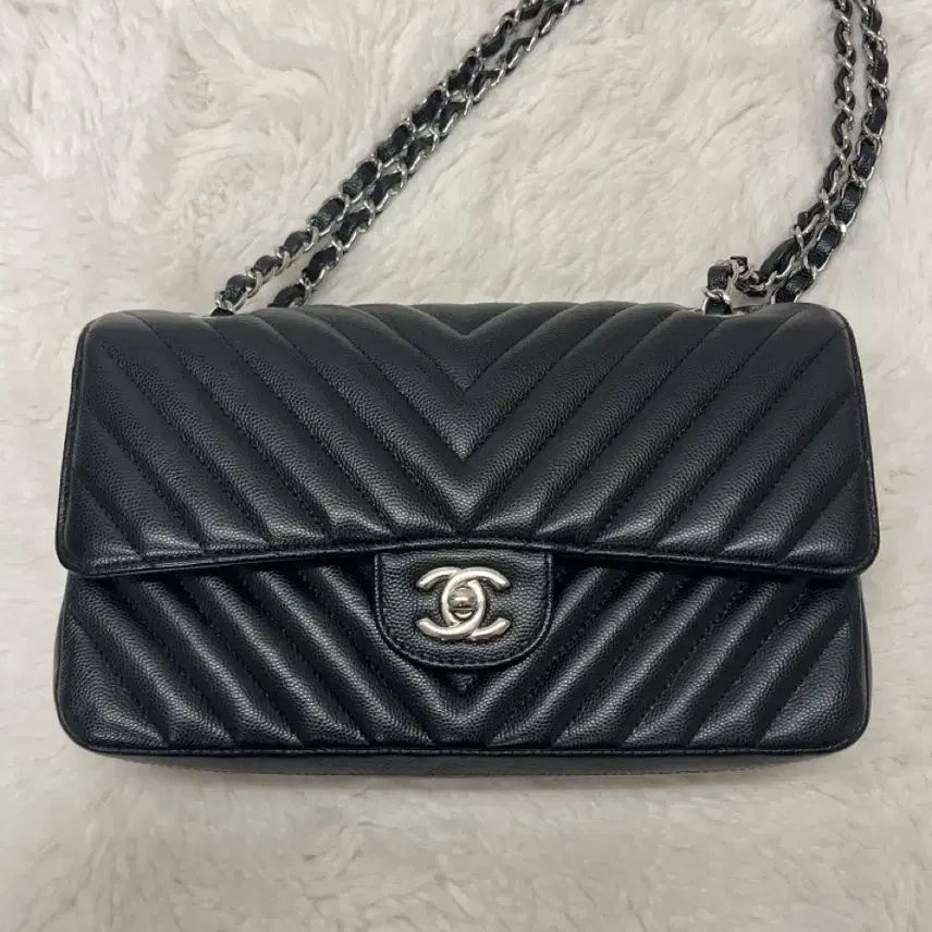 샤넬 Chanel(샤넬) 클래식 캐비어 M사이즈 체인 숄더백 (보증서 보유) 사진 2