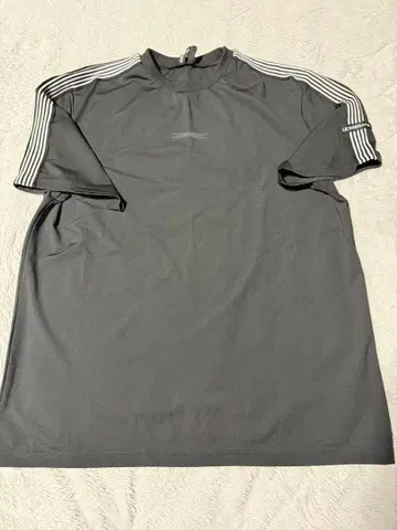 LESSERAFIM T셔츠 M 사이즈