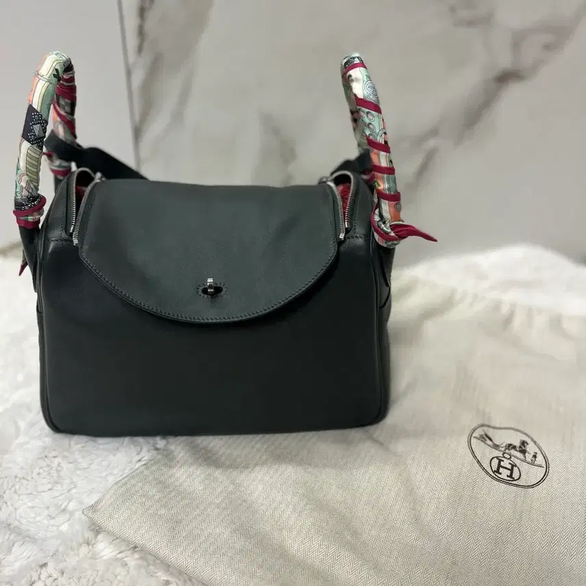 에르메스 Hermes(에르메스) 린디백 30 (스카프 포함) 사진 4