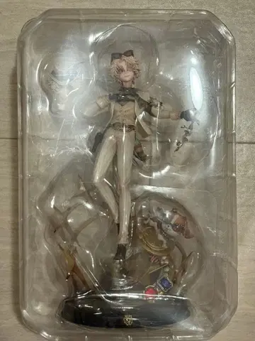 제5인격 노튼 캠벨 7주년 오프라인 팩 특별 럭셔리판 피규어