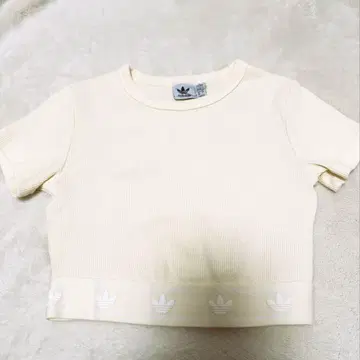 adidas 리브 크롭 T셔츠 크림색 XS