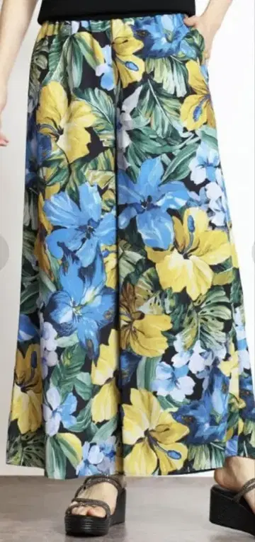 택 포함 새상품 야마다야 그랜터블 트로피컬 플라워 프린트 팬츠