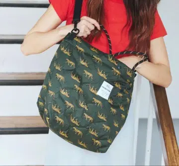 새상품 KiU x FREAK'S STORE 레오파드 무늬 토트백 그린