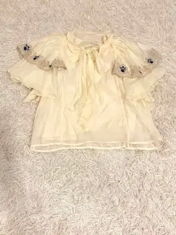 axes femme 블라우스 자수 리본 프릴 빅 칼라 빅 리본