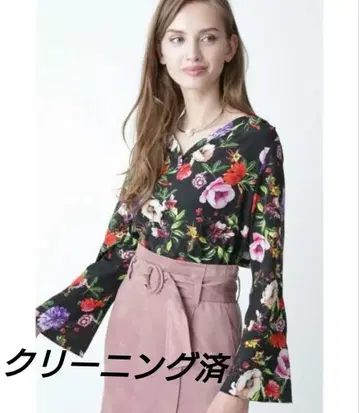 PINKY & DIANNE 플로럴 프린트 데신 블라우스 이시하라 사토미
