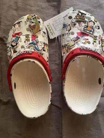 크록스 피너츠 크로그 W5/M7 1 덤 포함