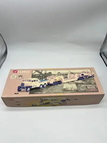 No43 CORGI 1997 Leicester Great Britain