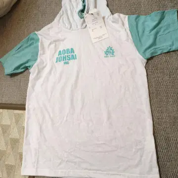 아오바죠사이 하이큐 M 사이즈 티셔츠 화이트