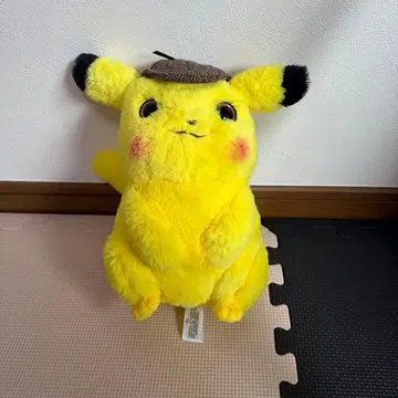탐정 피카츄 봉제 인형