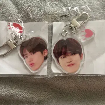 TREASURE 캡슐 토이 얼굴 아크릴 키링 정우