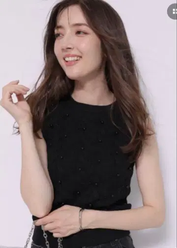 Apuweiser-riche 펄 케이블 니트 블랙 슬리브리스