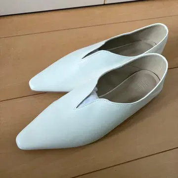 NANO universe V컷 2way 플랫슈즈 화이트